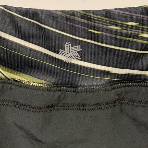 Tek Gear DryTEK Faux Wrap Skort, size Large, good condition. - Picture 4 of 6